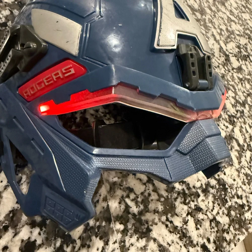 Captain America Marvel 2013 Light Up Mask Avengers Rogers Hasbro